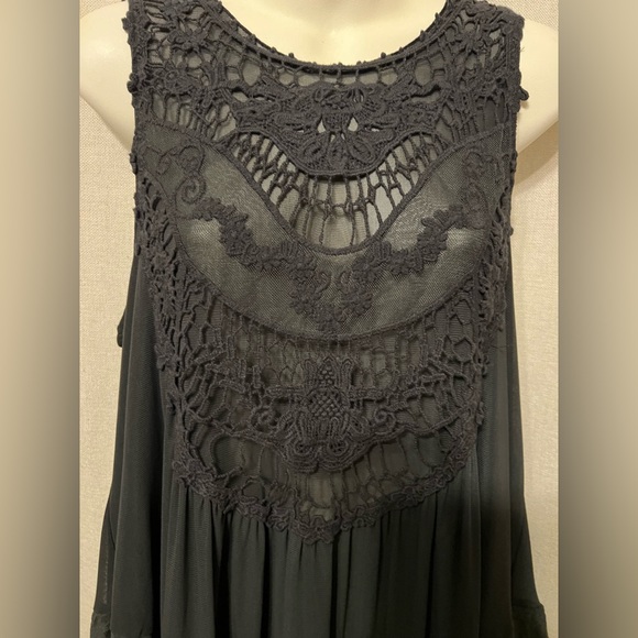 Indigo threads black/green  detailed throughout, mesh upper back button,… - Picture 5 of 10